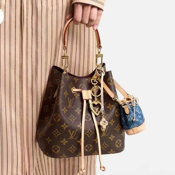 Louis Vuitton Neonoe BB - Picture 16 of 16
